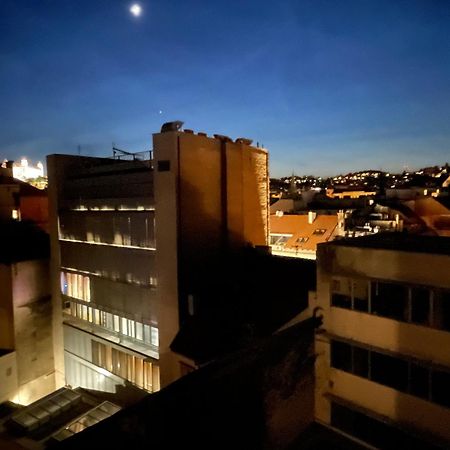Old Town Apartment Black Bratislava Bagian luar foto