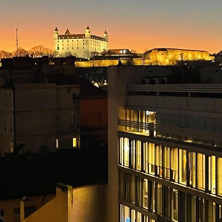 Old Town Apartment Black Bratislava Bagian luar foto