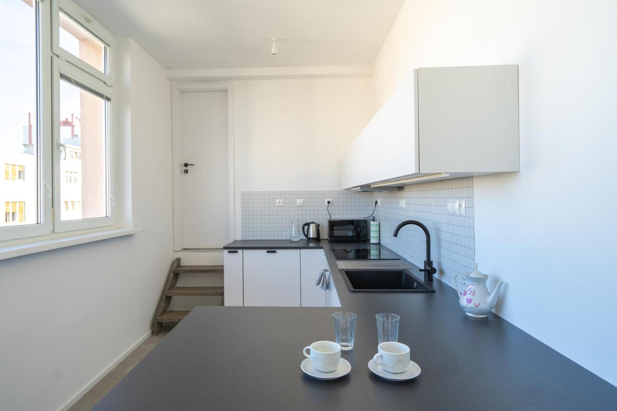 Old Town Apartment Black Bratislava Bagian luar foto