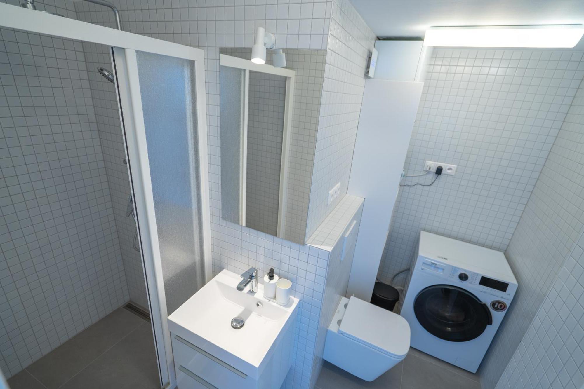 Old Town Apartment Black Bratislava Bagian luar foto